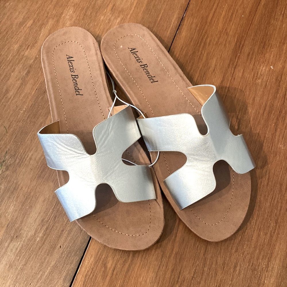 Alexis Bendel Silver Slides Size 10 New